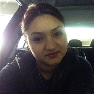 Meet your Posher, Zayra
