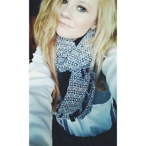 Meet your Posher, Kara