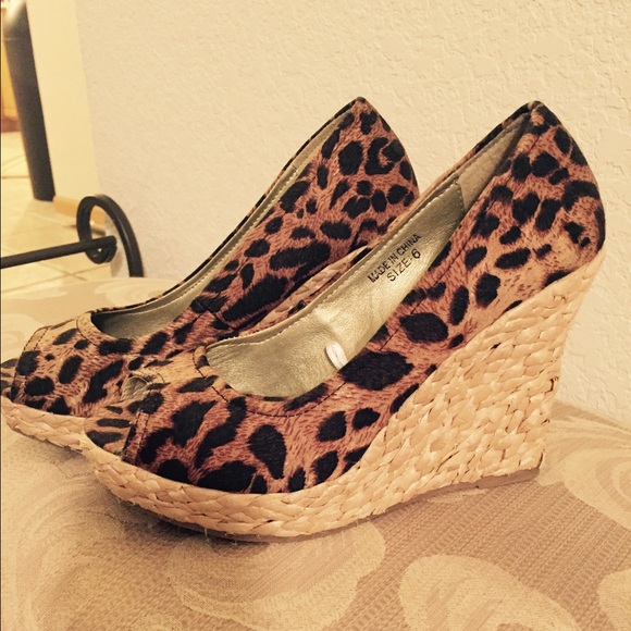 Cute Leopard Platforms - Picture 1 of 3