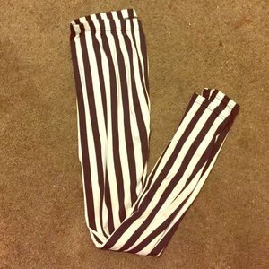 Black and white striped leggings