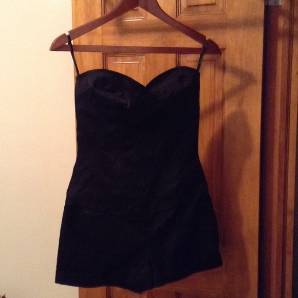 Bebe sweetheart shape shorts romper