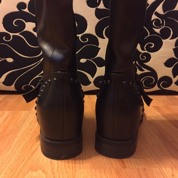 Simply Vera VERA WANG Black Studded Boots. - Picture 4 of 5