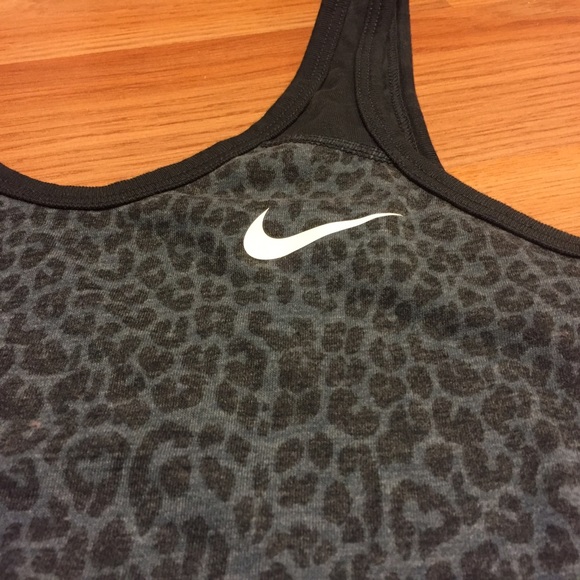 Nike Dri-Fit Tennis Tank. - Picture 3 of 4