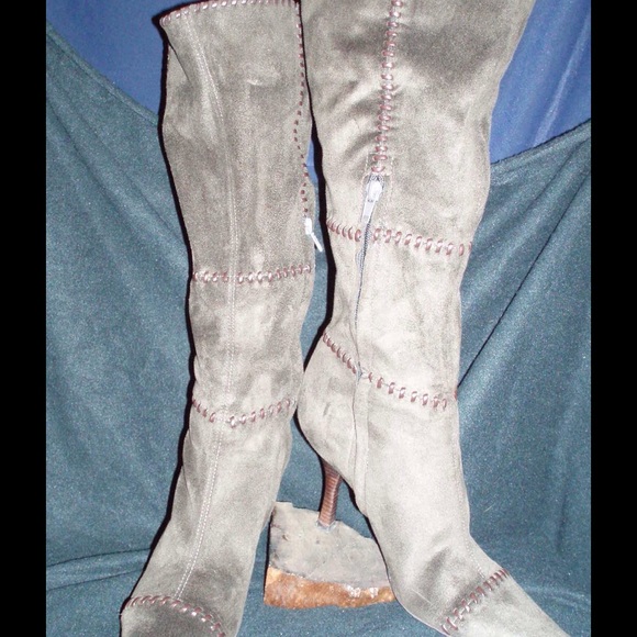 BCBG Girls "Kamella" Suede stretch Boots