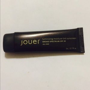 Jouer Luminizing Moister Tint w/ Sunscreen