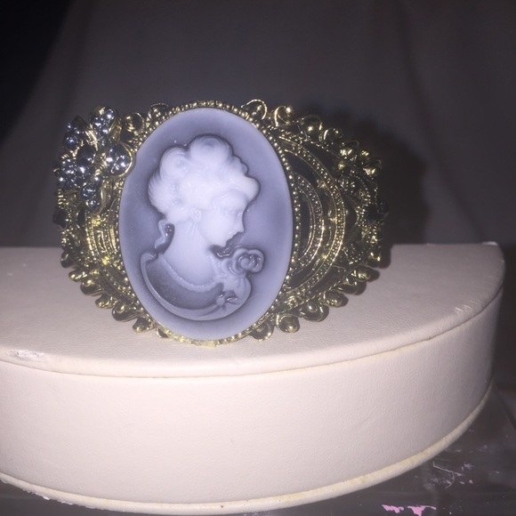 None Jewelry - Gold Rhinestone Charm Bangle Cuff Bracelet