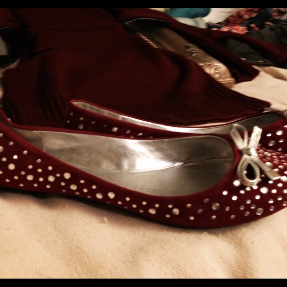 Red Flats - Picture 2 of 2