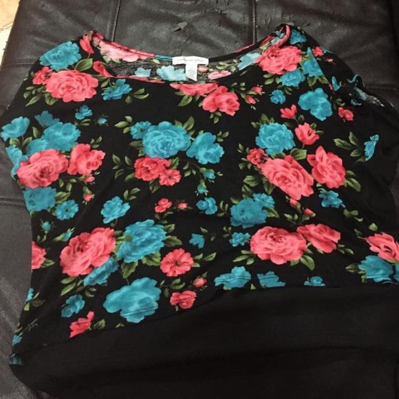 Cute crop top - Picture 1 of 3