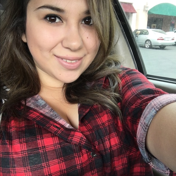 Meet your Posher, Araceli - Picture 1 of 1