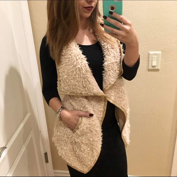 •SALE• Faux fur vest cardigan