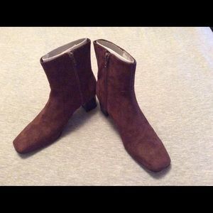 Nine West leather upper ankle boots.