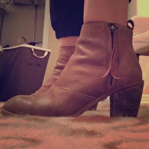 Dolce Vita ankle boots