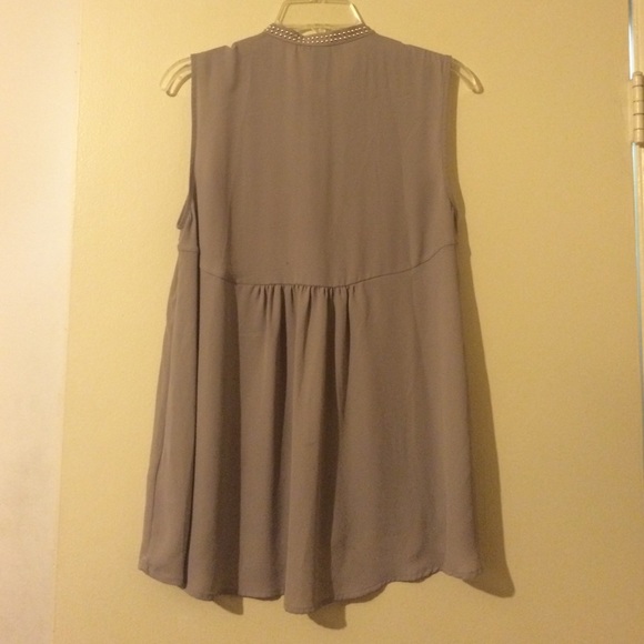 H&M Blouse - Picture 2 of 4