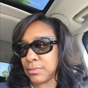 Meet your Posher, Paula