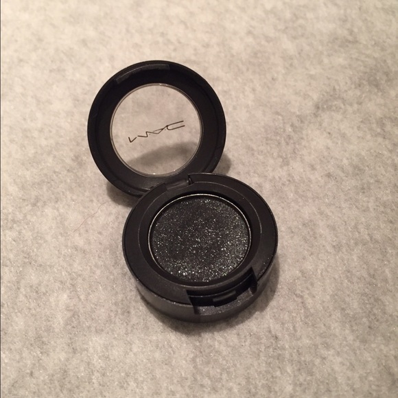 MAC Eyeshadow in Black Tied