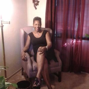 Meet your Posher, Lenora