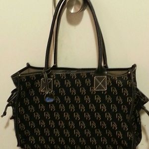 Dooney & Bourke