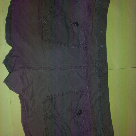 Shorts - Picture 3 of 3