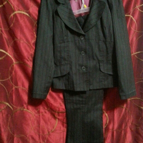 Ladies pant suit