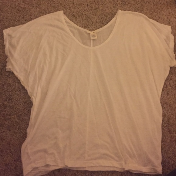 White loose fit shirt