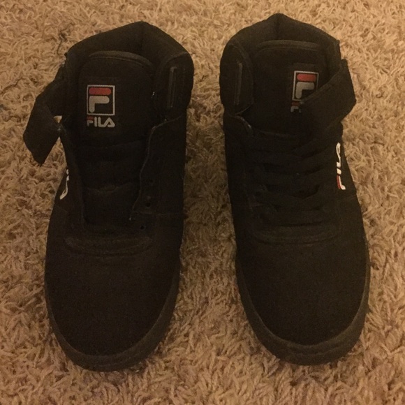 FILA - Picture 3 of 4