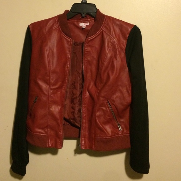 Cute leather bomber jacket ✨