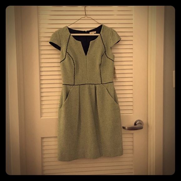 Never worn shoshanna sheath.