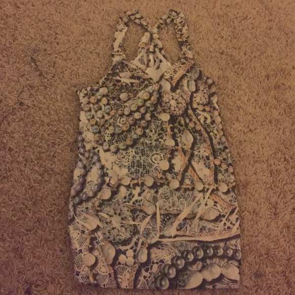 Pearl pattern tank