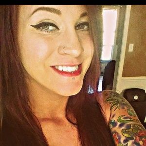 Meet your Posher, Alexis