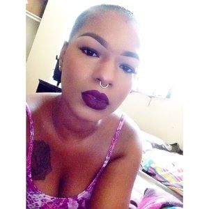 Meet your Posher, Amari