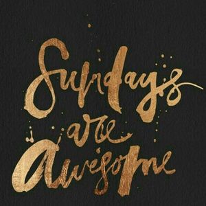 Happy Sunday! Shopping in our closet is fun!