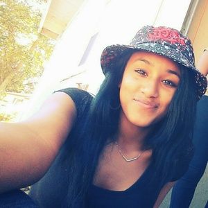 Meet your Posher, Sienna