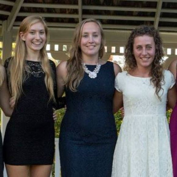 Meet your Posher, Kayla