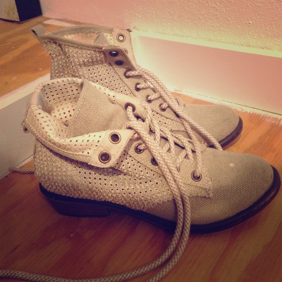 Canvas mesh booties