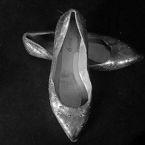 Boutique 9 silver flats