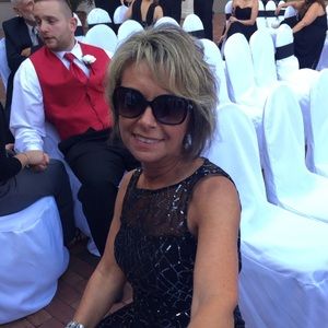 Meet your Posher, Laurie