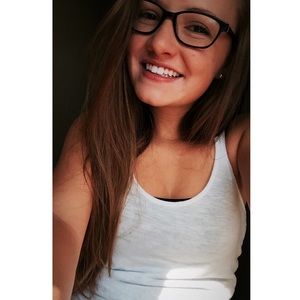 Meet your Posher, Abby