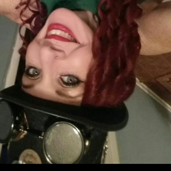 Meet your Posher, Jennette