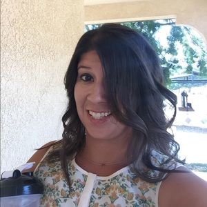 Meet your Posher, Elisa