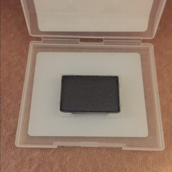 Mary Kay: Mineral Eye Color  - Black Pearl - Picture 2 of 2