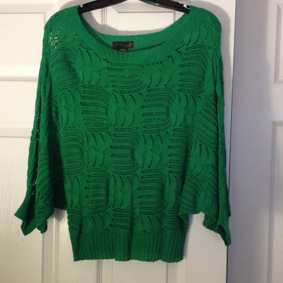 Beautiful green sweater 💚