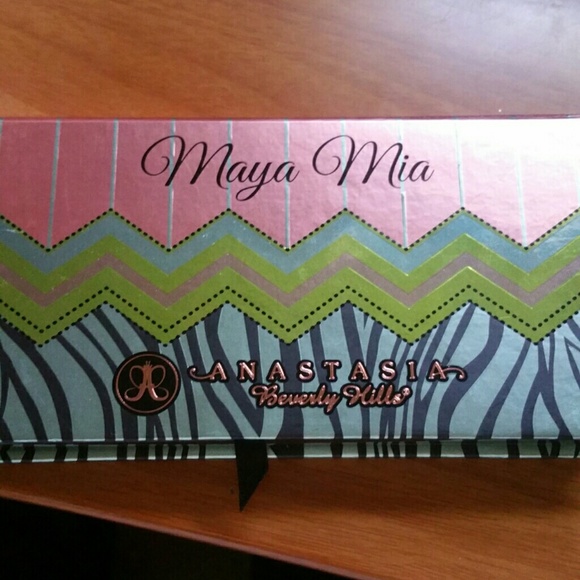 Limited edition Abh maya Mia palette