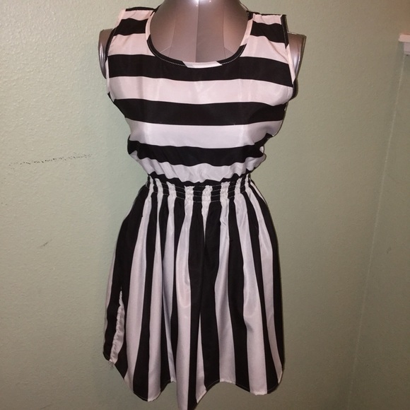 Sleeveless Striped Dress Sz Medium - Picture 2 of 3