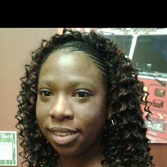 Meet your Posher, Yhana - Picture 1 of 1