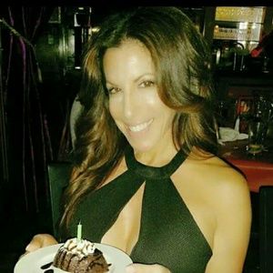 Meet your Posher, Cynthia