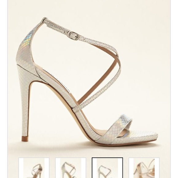 NWB! Steve Madden Metallic Strappy Sandals.
