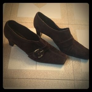 Liz Claiborne suede heels size 10