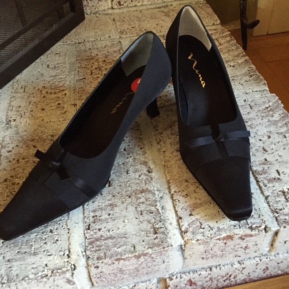 Nina black satin shoes size 9