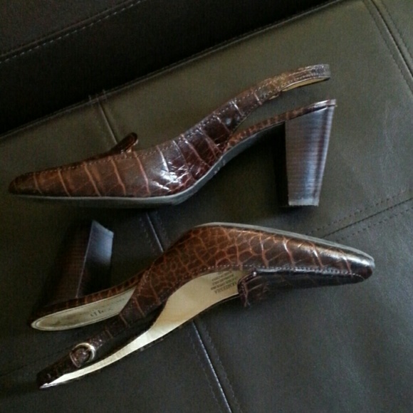 Shoes - Picture 2 of 4