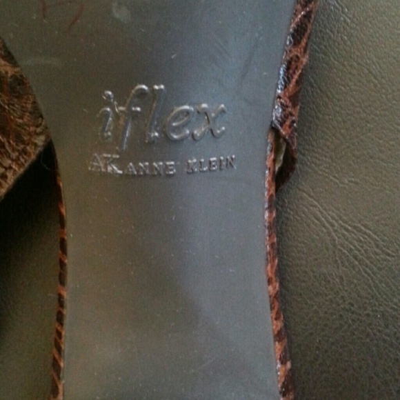 Shoes - Picture 4 of 4